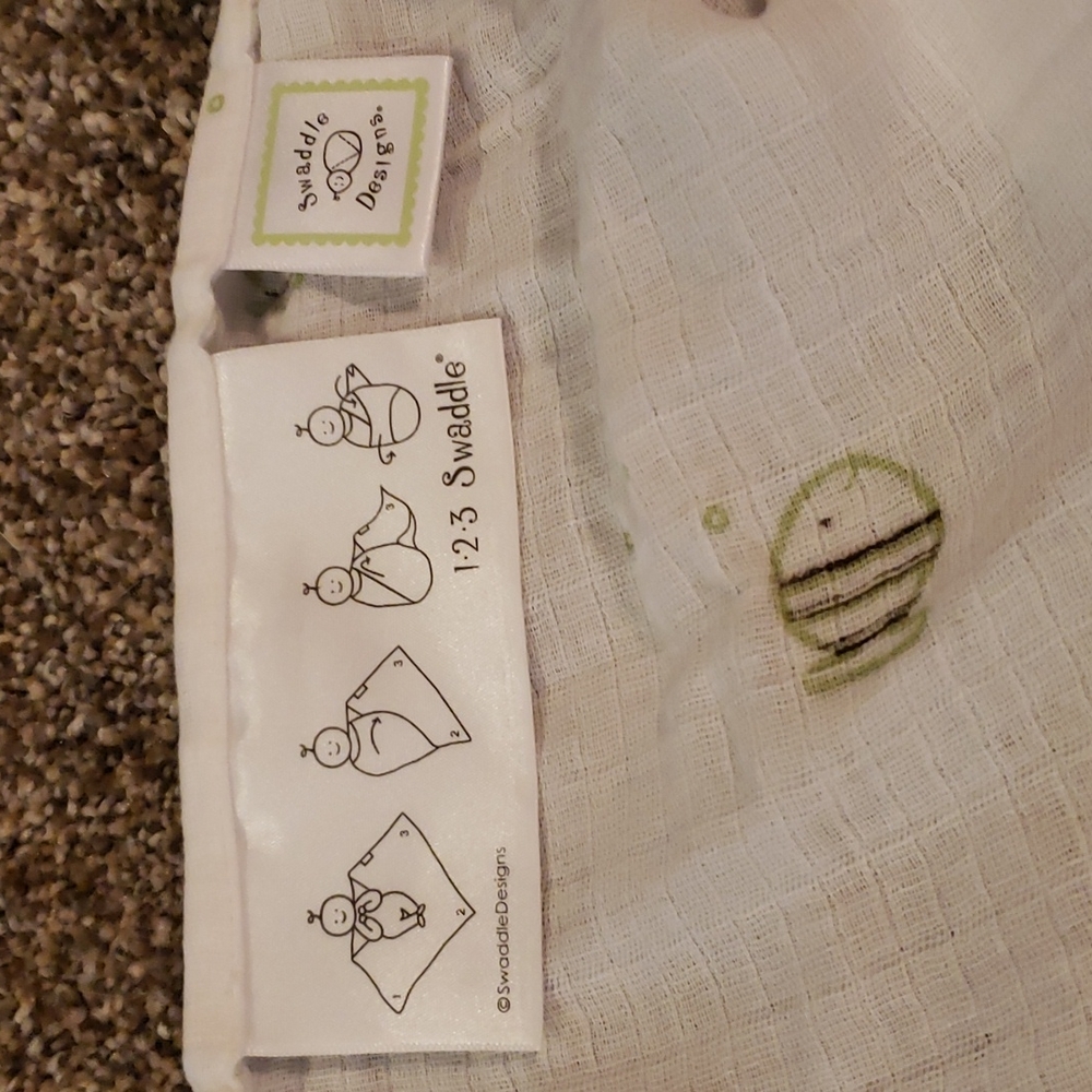 Swaddling Blanket - Picture 4 of 4
